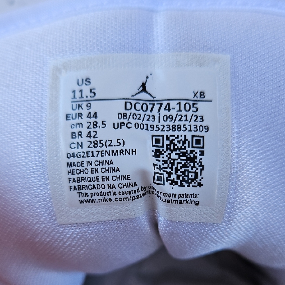 Air Jordan 1 Low Sneakers - Picture 13 of 15
